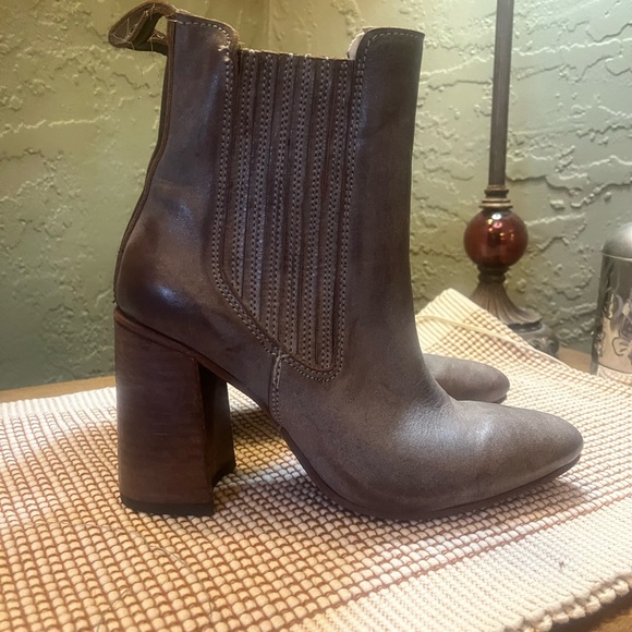 freebird janelle size 8 boots NEVER WORN - Picture 2 of 5